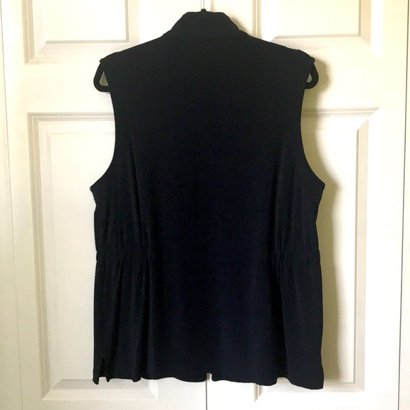 CHICO’S TRAVELERS BLACK ZIPPERED VEST TOP - Picture 4 of 5